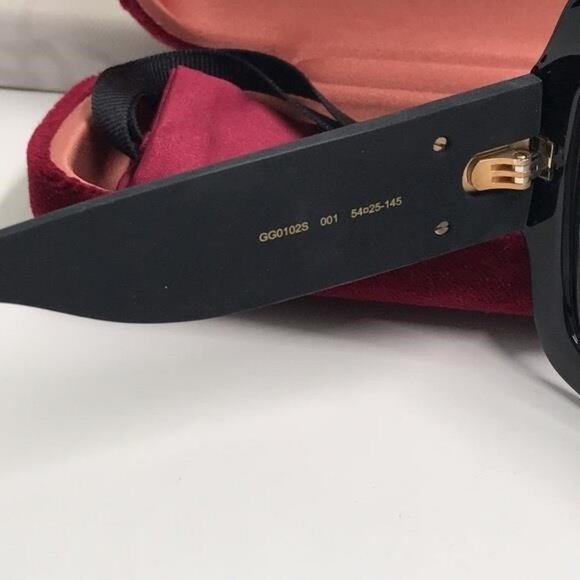 Authentic Gucci GG0102S 001 Oversized Black Sunglasses – New - Picture 9 of 11